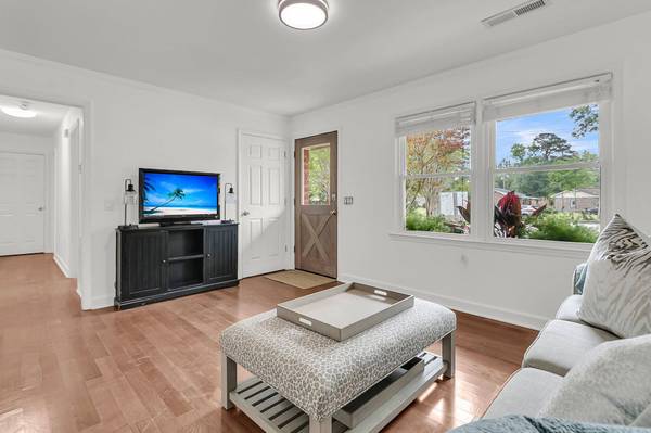 108 Williamsburg Ct, Goose Creek, SC 29445