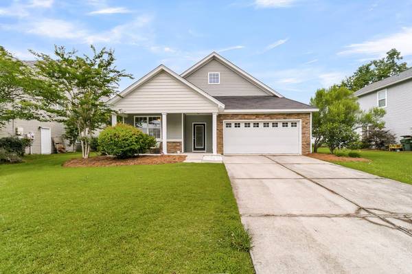 241 Clayburne Dr, Goose Creek, SC 29445