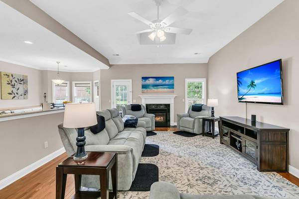 142 Welchman Ave, Goose Creek, SC 29445