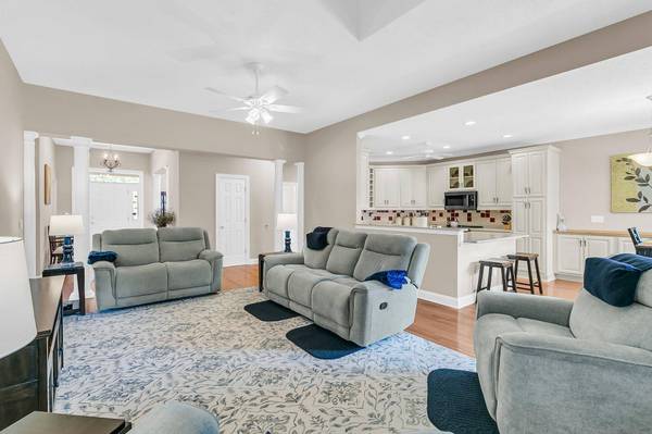 142 Welchman Ave, Goose Creek, SC 29445