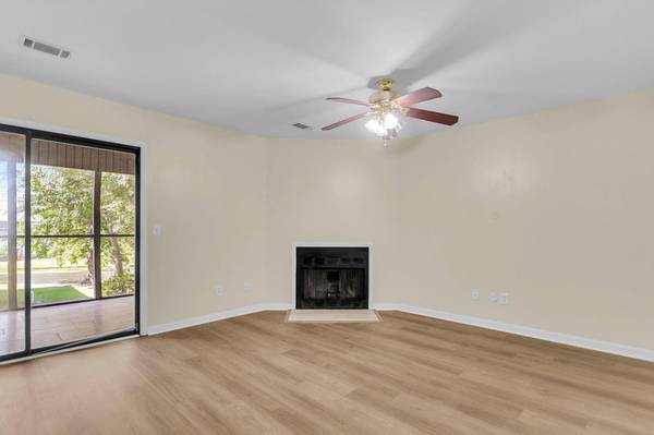 1005 Waterwood Dr, Goose Creek, SC 29445