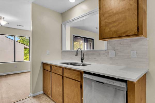 1005 Waterwood Dr, Goose Creek, SC 29445