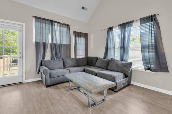 201 Darcy Ave, Goose Creek, SC 29445