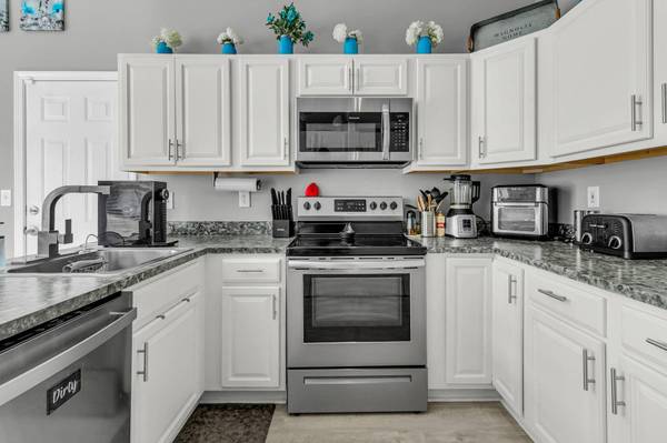 169 Grand Oaks Dr, Ladson, SC 29456