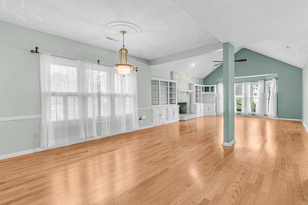 104 Dresden Dr, Goose Creek, SC 29445