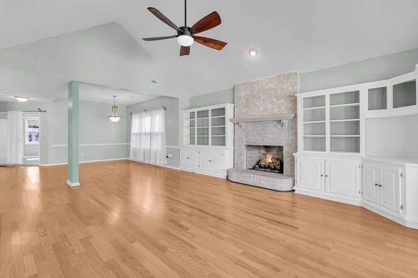 104 Dresden Dr, Goose Creek, SC 29445