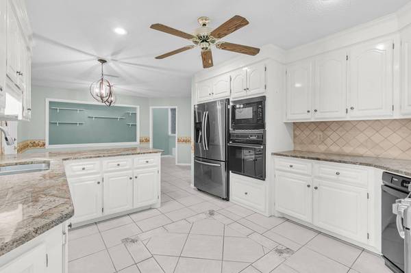 104 Dresden Dr, Goose Creek, SC 29445