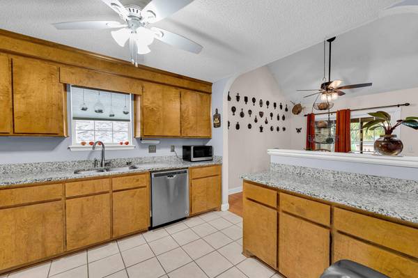 136 Stewart St, Goose Creek, SC 29445