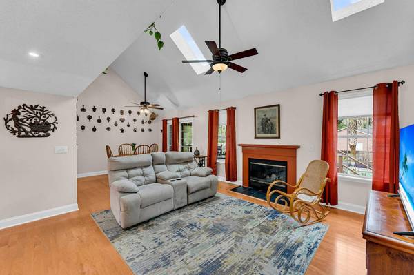 136 Stewart St, Goose Creek, SC 29445