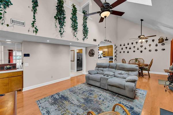 136 Stewart St, Goose Creek, SC 29445