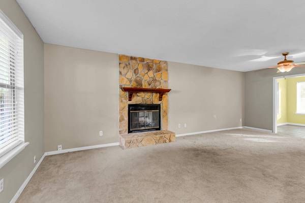 105 Bridgecreek Dr, Goose Creek, SC 29445