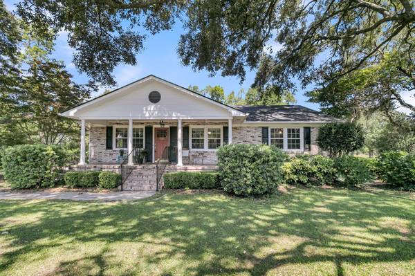 1527 Pinopolis Rd, Moncks Corner, SC 29461