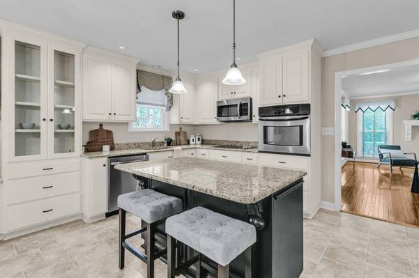 1527 Pinopolis Rd, Moncks Corner, SC 29461