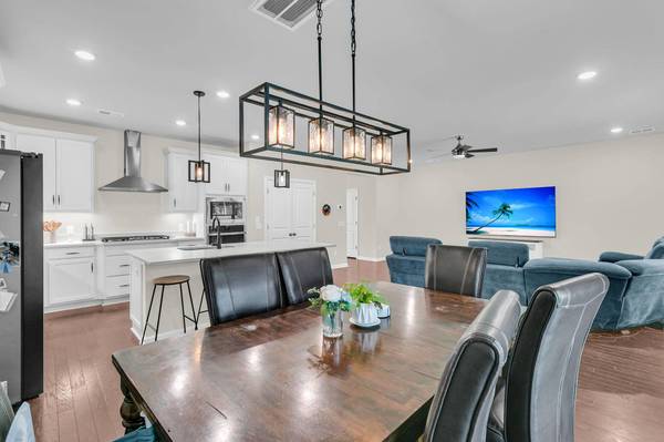 337 Blue Oak Dr, Moncks Corner, SC 29461