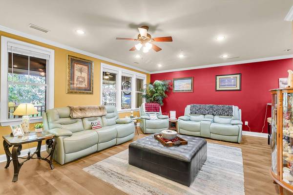 5508 Colonial Chatsworth Cir, North Charleston, SC 29418