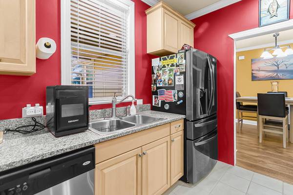 5508 Colonial Chatsworth Cir, North Charleston, SC 29418
