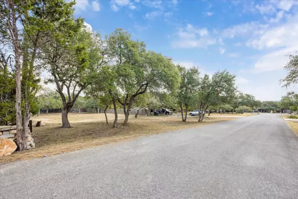 139 Donna Dr, Wimberley, TX 78676-4913