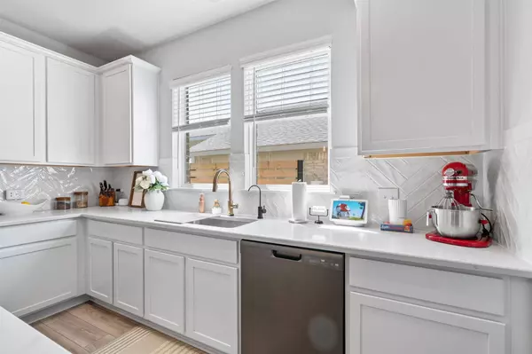 5833 Bianca DR, Round Rock, TX 78665