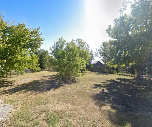 304 N FM-1660, Hutto, TX 78634-3126