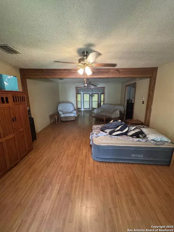 2109 Castro, Hondo, TX 78861