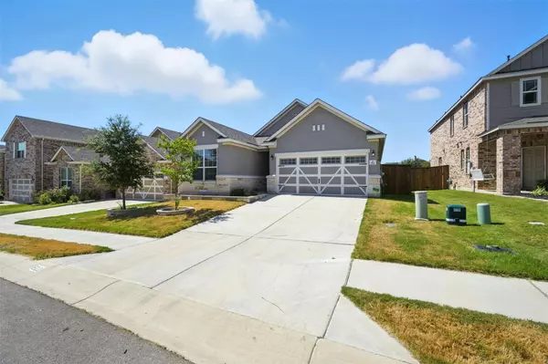 512 Lady Swiss LN #60, Hutto, TX 78634