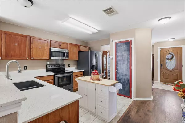 124 Wegstrom ST, Hutto, TX 78634