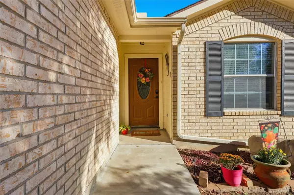 124 Wegstrom ST, Hutto, TX 78634