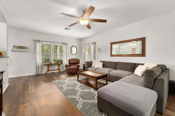 1107 Concan DR, Hutto, TX 78634