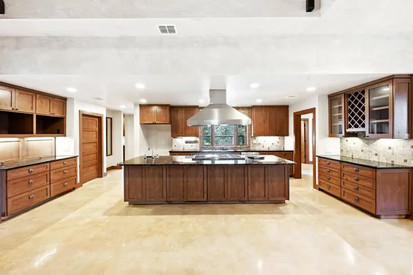 158 Condor DR, San Marcos, TX 78666