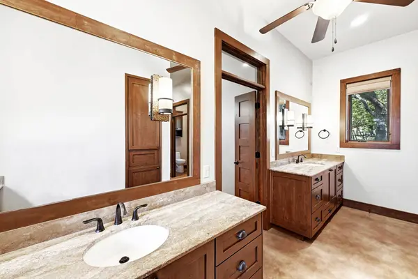 158 Condor DR, San Marcos, TX 78666