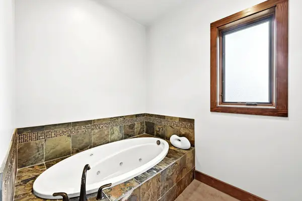 158 Condor DR, San Marcos, TX 78666