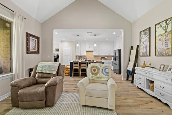 703 S Van Buren St., Henderson, TX 75654