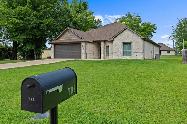 703 S Van Buren St., Henderson, TX 75654
