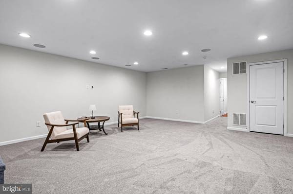 1915 LUKAS CT, Cinnaminson, NJ 08077