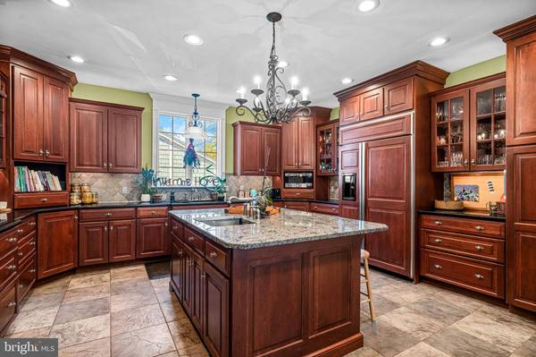 120 W CENTRAL AVE, Moorestown, NJ 08057