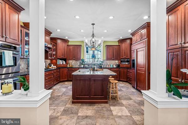 120 W CENTRAL AVE, Moorestown, NJ 08057