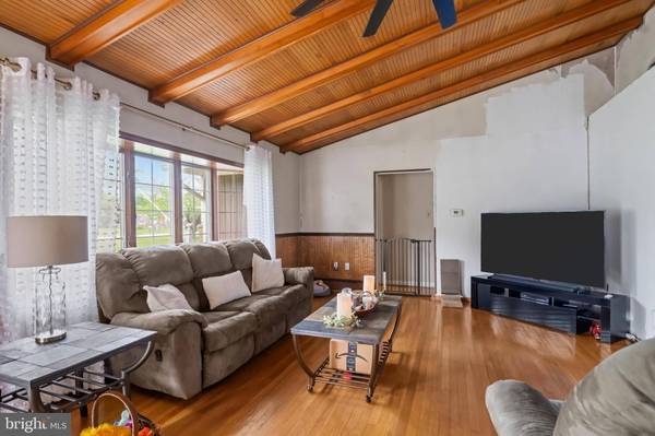 148 E CENTRAL AVE, Hammonton, NJ 08037