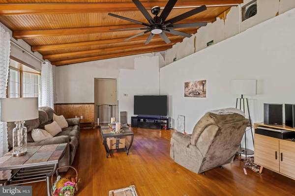 148 E CENTRAL AVE, Hammonton, NJ 08037