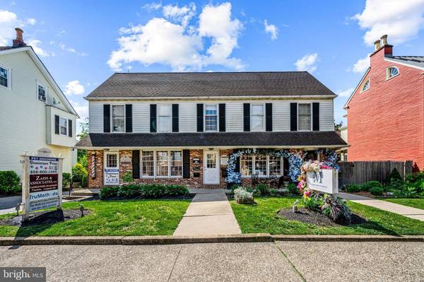 66 E MAIN ST, Moorestown, NJ 08057