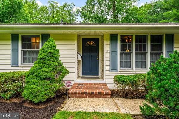 10 S SHIRLEY AVE, Moorestown, NJ 08057