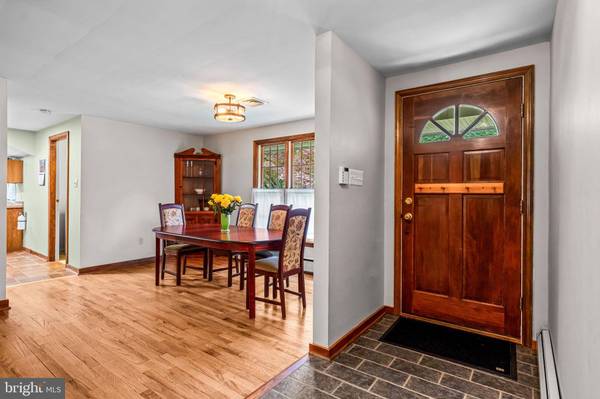 10 S SHIRLEY AVE, Moorestown, NJ 08057