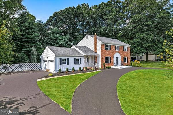 268 N RIDING DR, Moorestown, NJ 08057