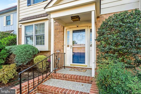 633 E MAIN ST #B7, Moorestown, NJ 08057