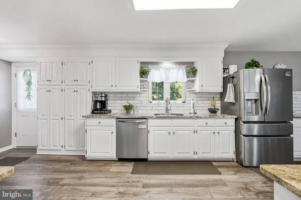 801 E CAMDEN AVE, Moorestown, NJ 08057