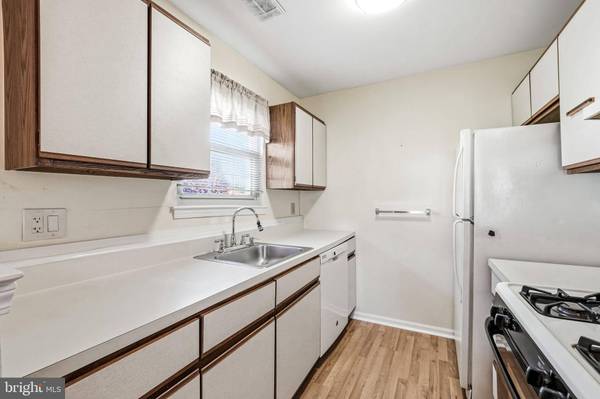 204 TAVISTOCK, Cherry Hill, NJ 08034