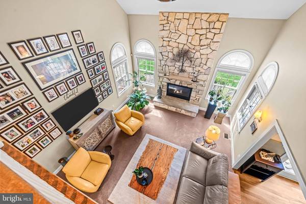 7 WHITE TAIL CT, Moorestown, NJ 08057