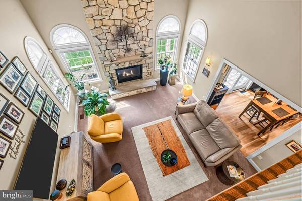 7 WHITE TAIL CT, Moorestown, NJ 08057