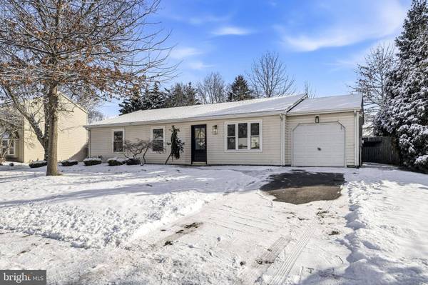 8 GREENBROOK DR, Marlton, NJ 08053