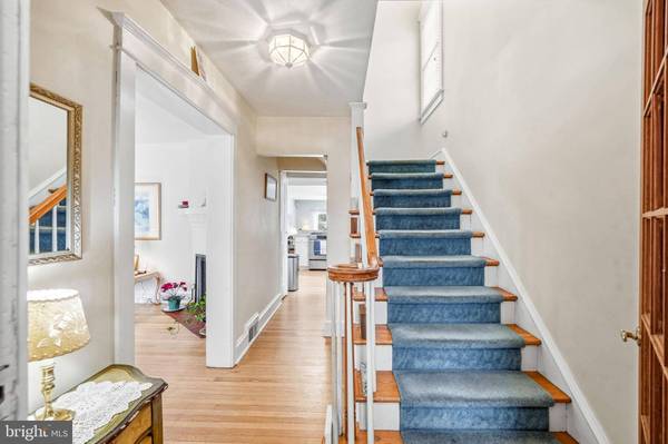 9 HAINES DR, Moorestown, NJ 08057