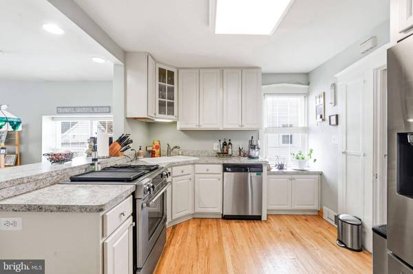 9 HAINES DR, Moorestown, NJ 08057